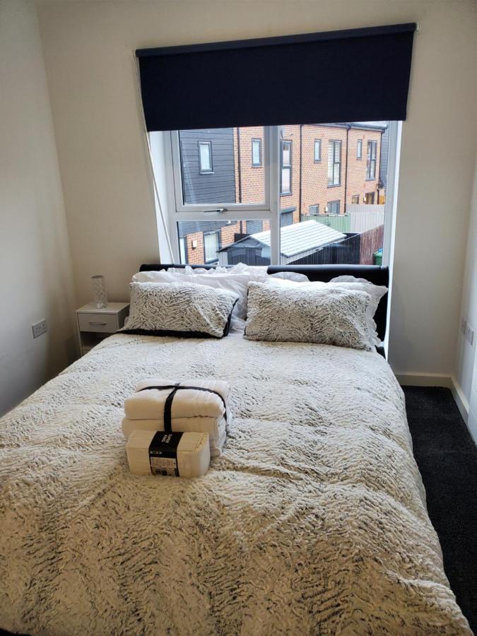 Beautiful & Elegant 2 Bed Room House Manchester Bagian luar foto