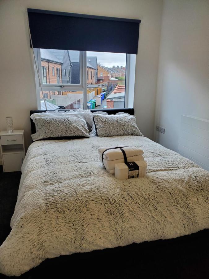 Beautiful & Elegant 2 Bed Room House Manchester Bagian luar foto