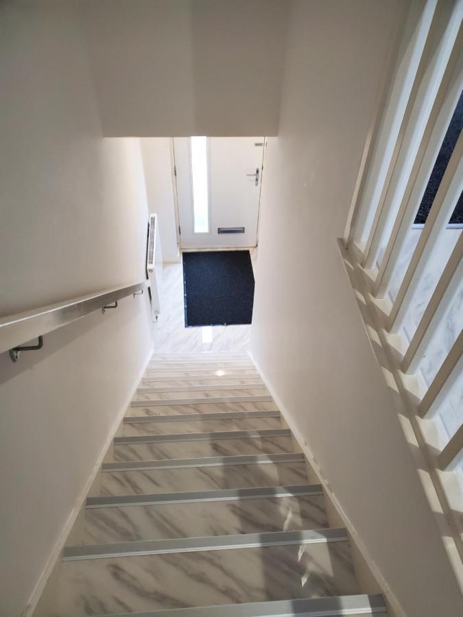 Beautiful & Elegant 2 Bed Room House Manchester Bagian luar foto
